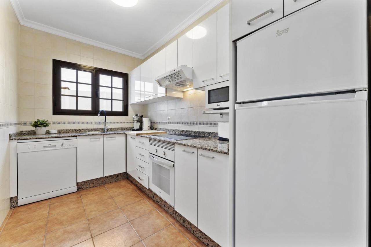 Villa 4 - Vipvipvillas Tias Bagian luar foto